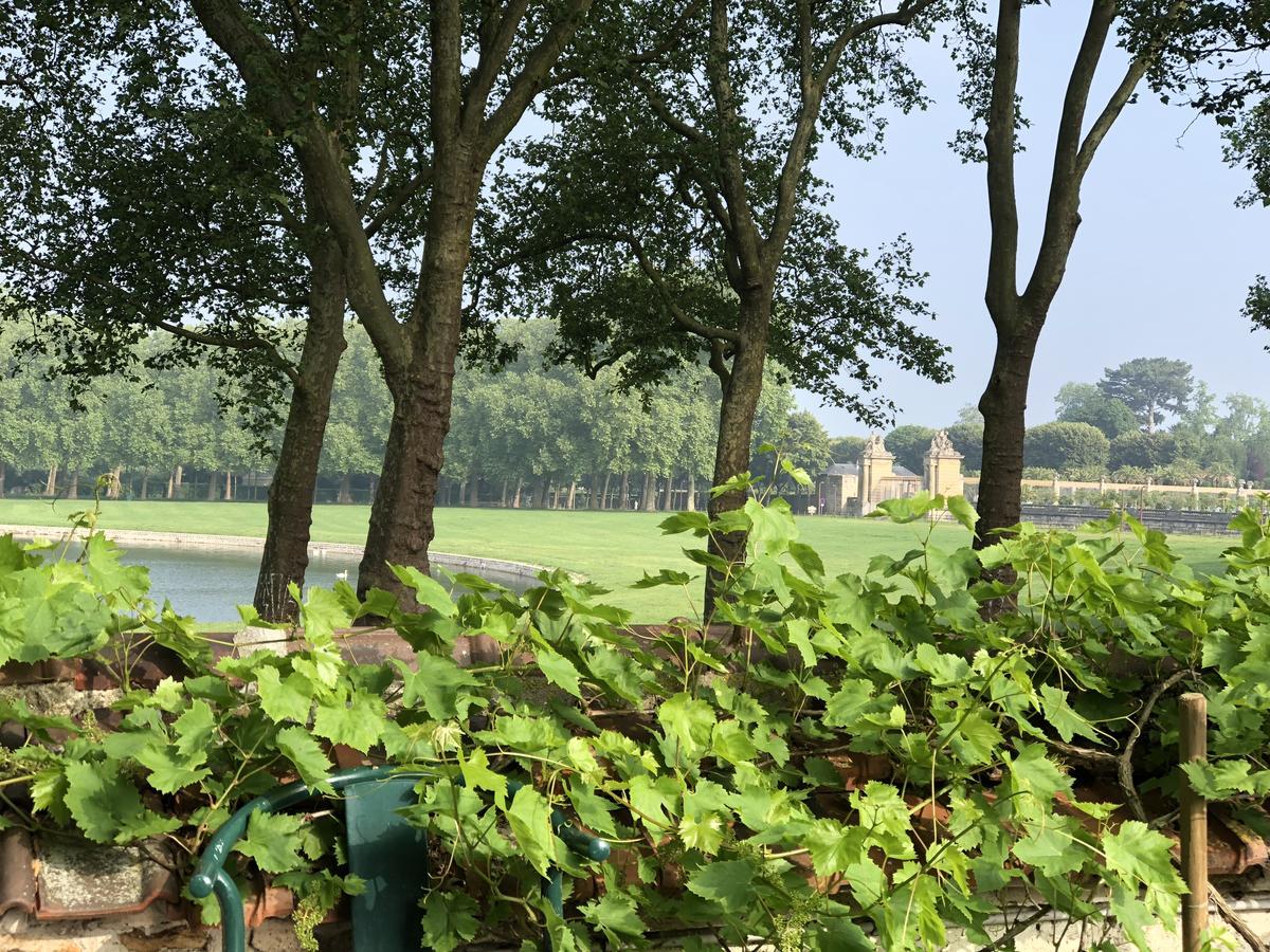 Bed In Versailles - Villa De La Piece D'Eau Des Suisses 外观 照片